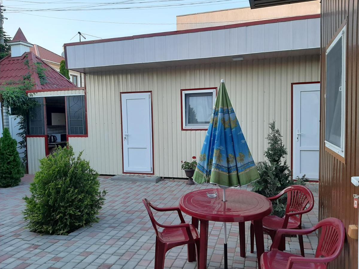 Mini Hotel Уютный Дворик Odessa Dış mekan fotoğraf