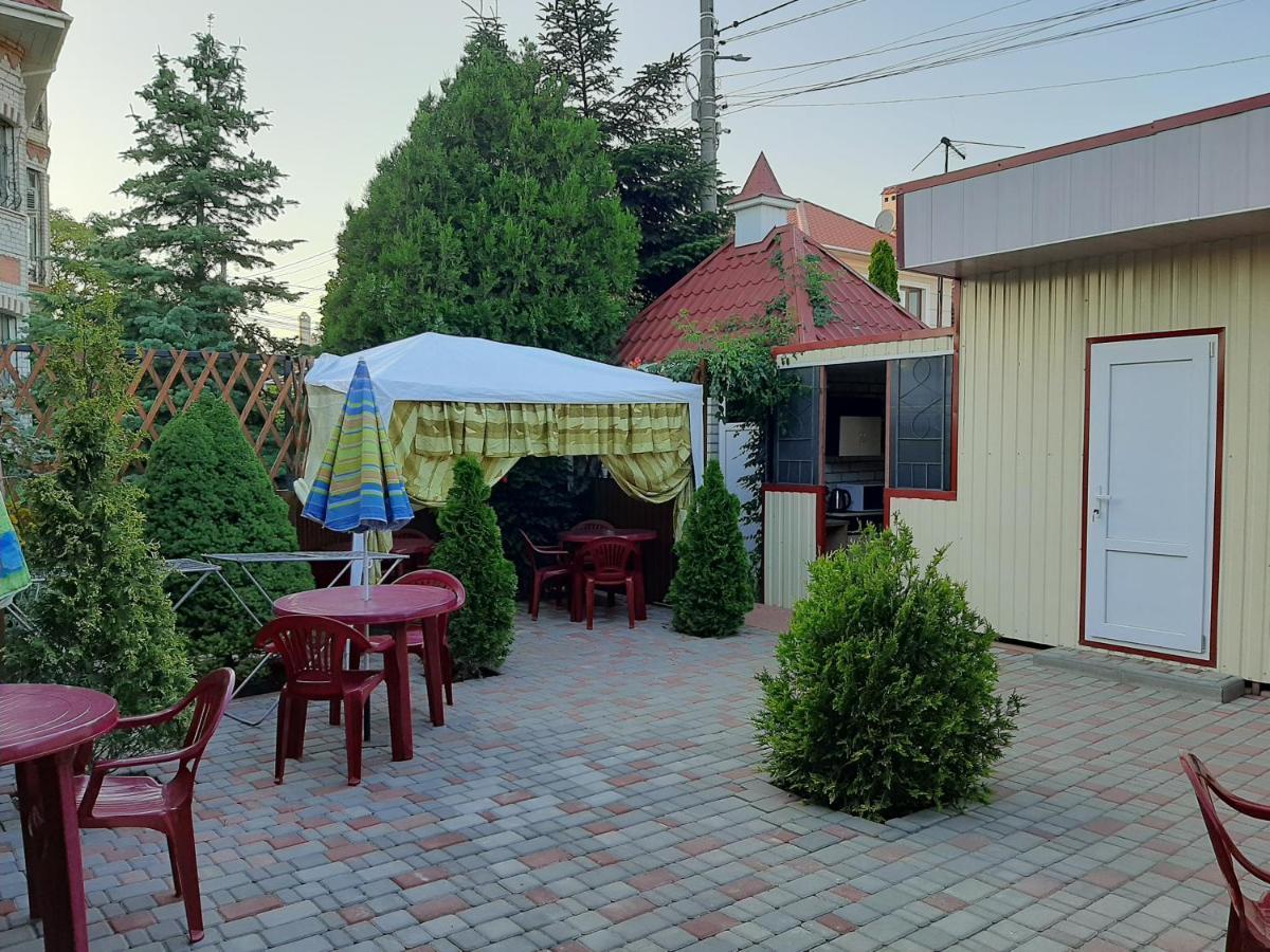 Mini Hotel Уютный Дворик Odessa Dış mekan fotoğraf