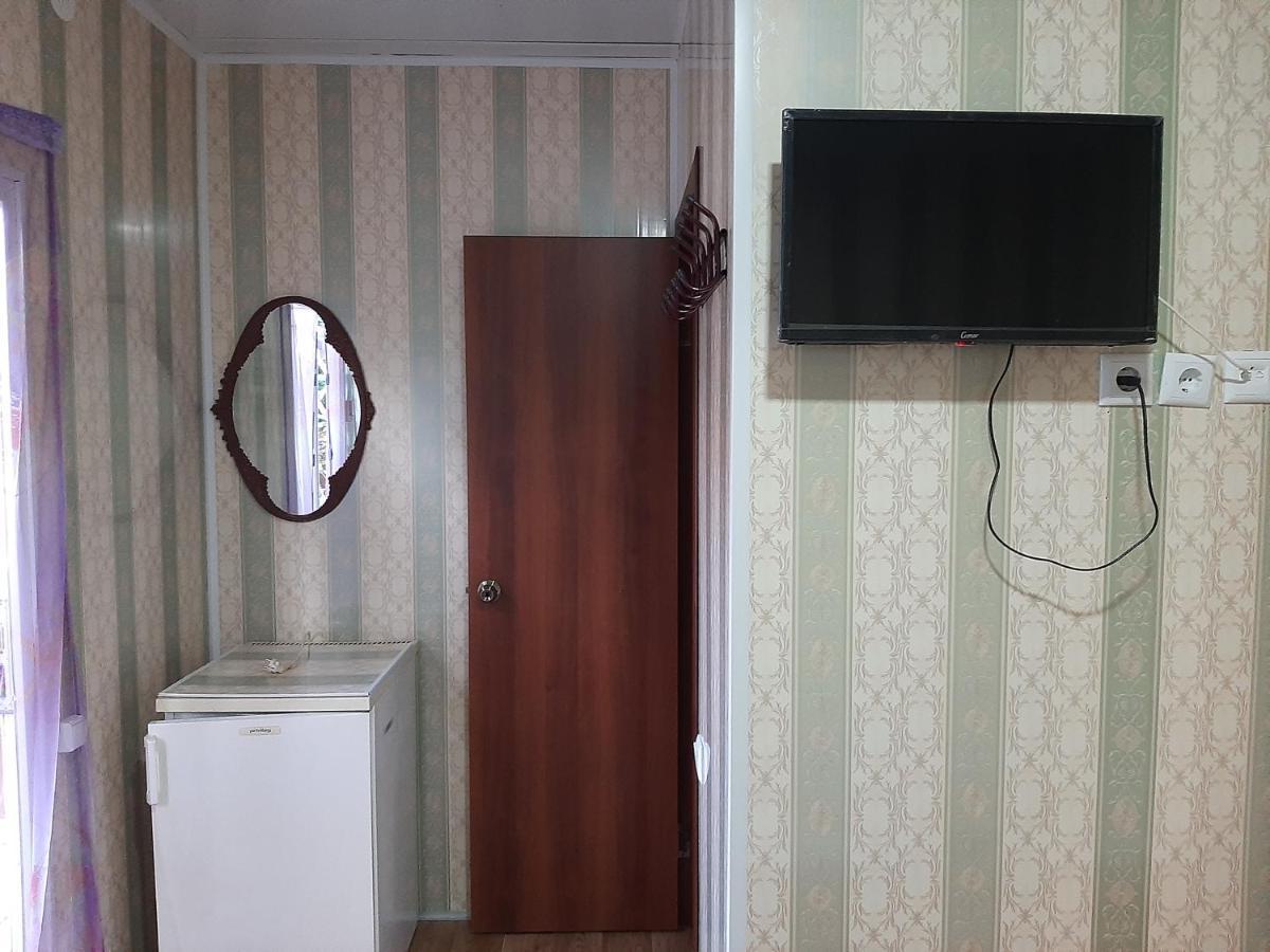 Mini Hotel Уютный Дворик Odessa Dış mekan fotoğraf