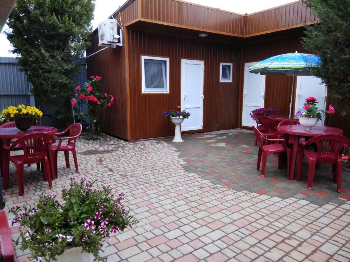Mini Hotel Уютный Дворик Odessa Dış mekan fotoğraf